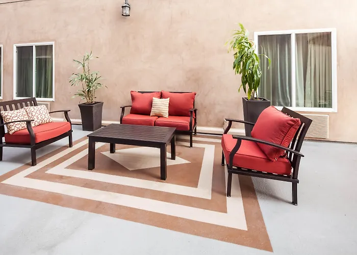 La Quinta By Wyndham Inglewood Hotel