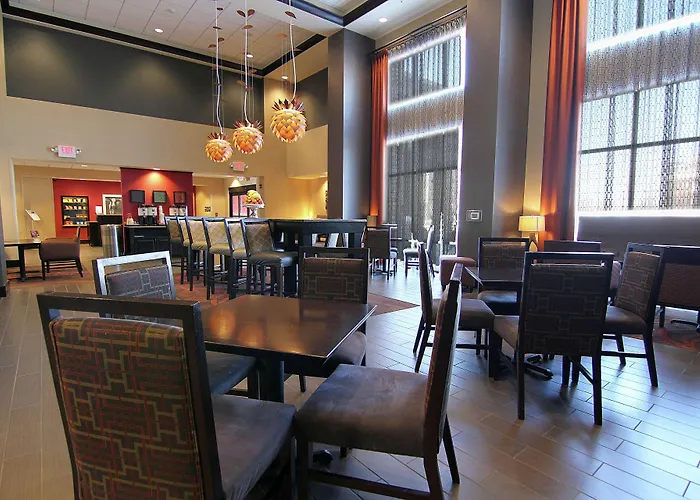 Hampton Inn & Suites Grand Forks