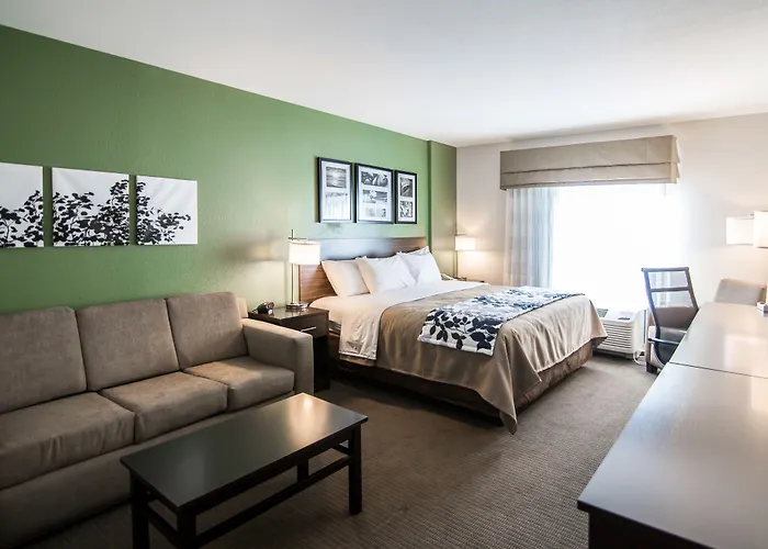 Sleep Inn & Suites Garden City