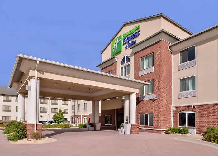Holiday Inn Express & Suites Emporia Northwest By Ihg