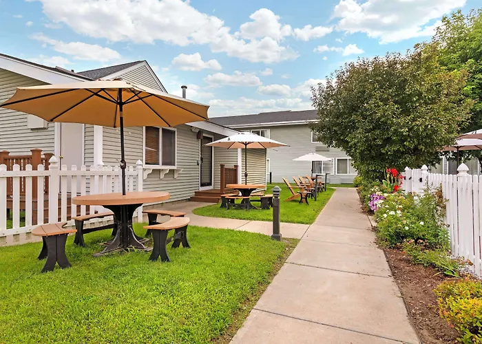 Best Western Plus Windjammer Inn & Conference Center Burlington