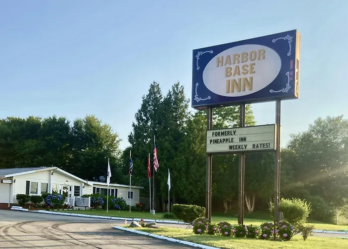 Harbor Base Inn Newport