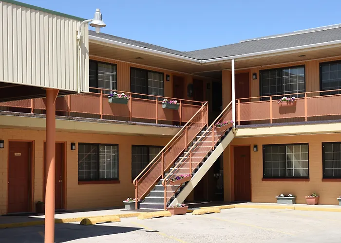 Esquire Inn Elko