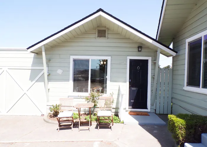 Shoreline Cottages Fort Bragg