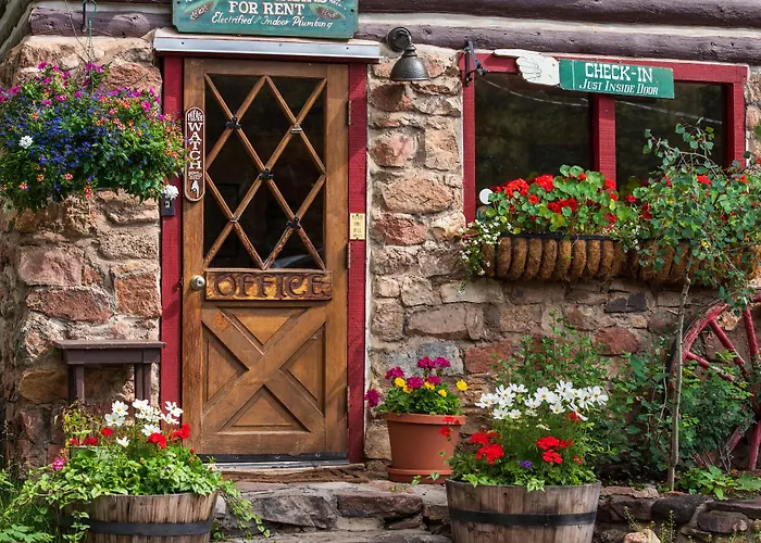 Pioneer Guest Cabins Crested Butte