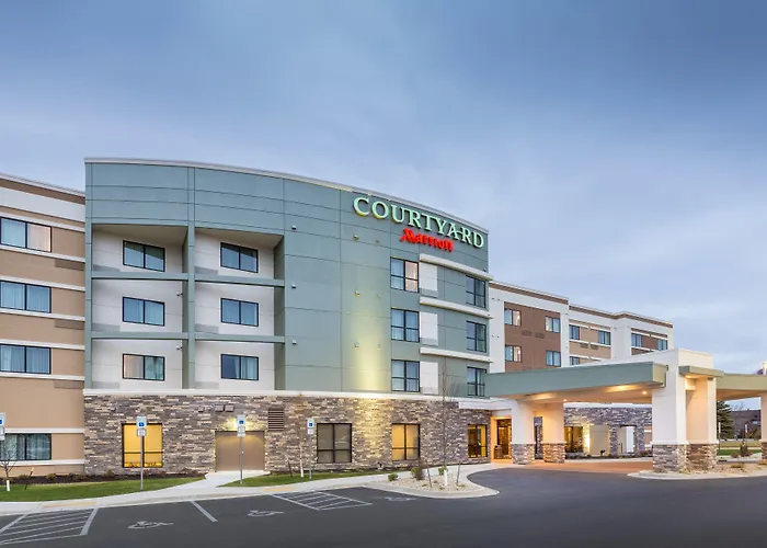 Courtyard By Marriott Bismarck North Hotel