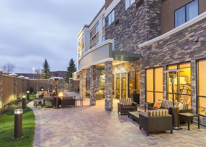 Courtyard By Marriott Bismarck North Hotel