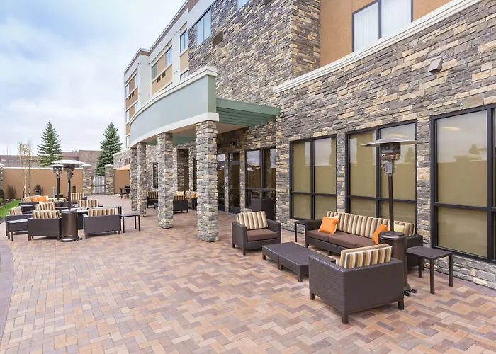 Courtyard By Marriott Bismarck North Hotel