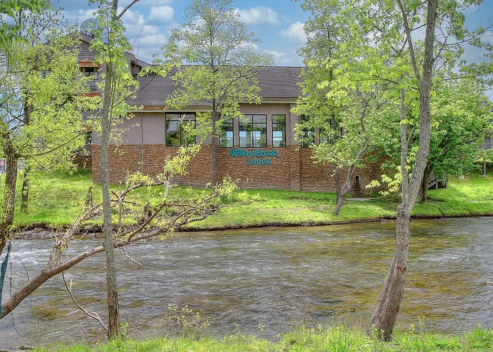 Accommodation By Willow Brook Lodge Pigeon Forge