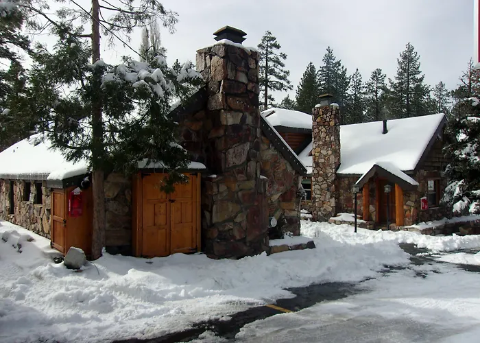 Embers Lodge & Cabins