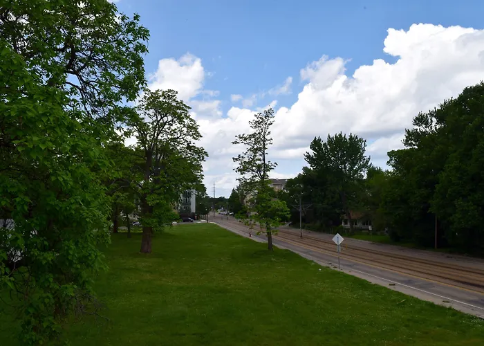 Snelling Motor Inn