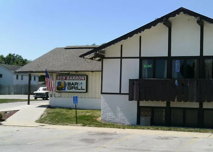 Budget Inn And Suites - Des Moines