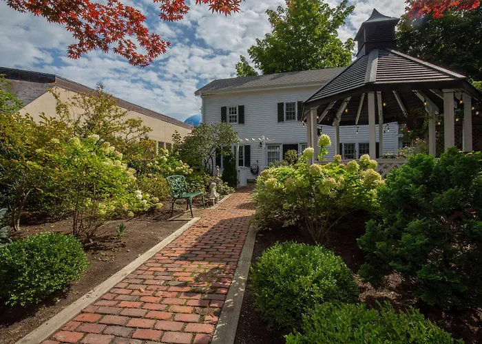 Clark Currier Inn