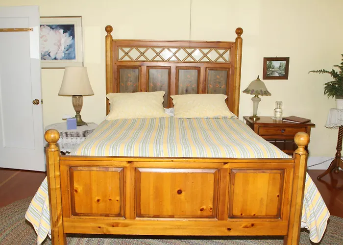 Bear Flag Inn