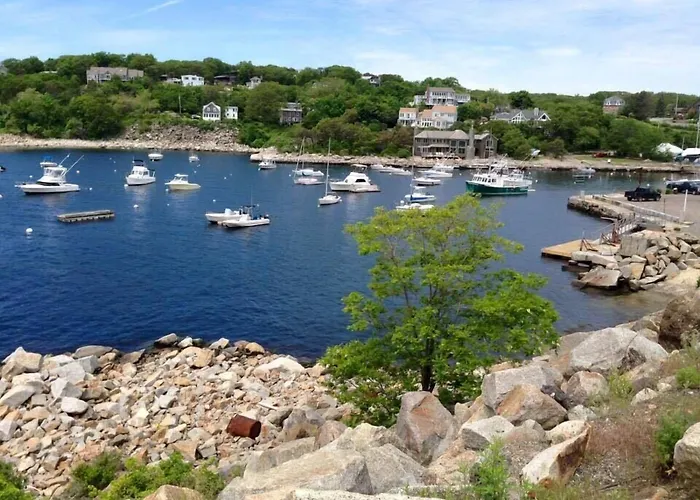 Seafarer Inn