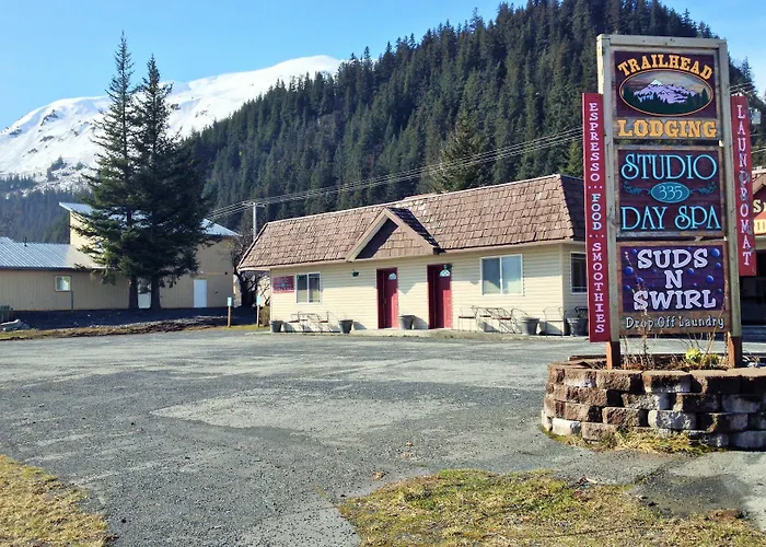 Trailhead Lodging