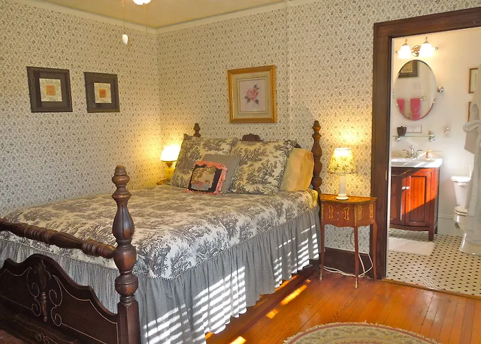Oakland Cottage Bed And Breakfast