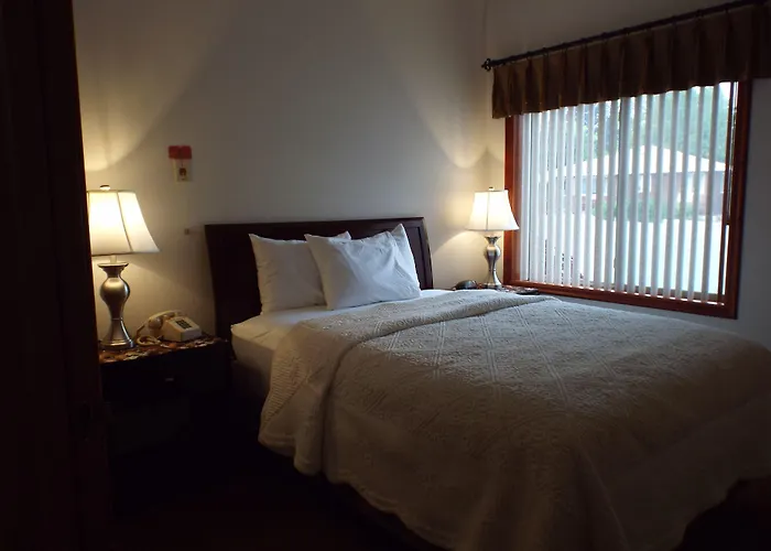 Greenwood Village Inn & Suites