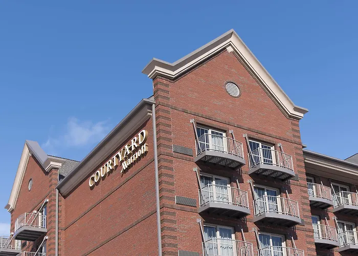 Courtyard By Marriott Holland Downtown Hotel
