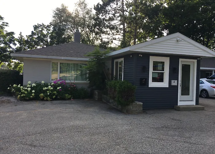 Lake Land Inn
