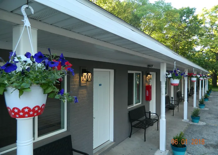 Lake Land Inn