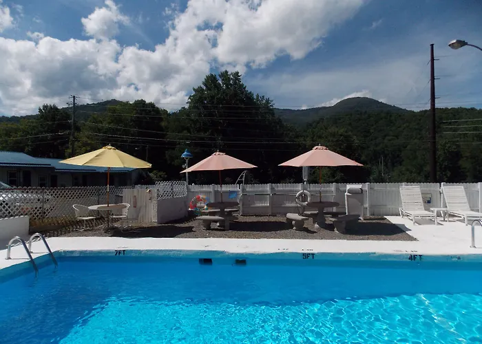 Clarketon Motel - Maggie Valley