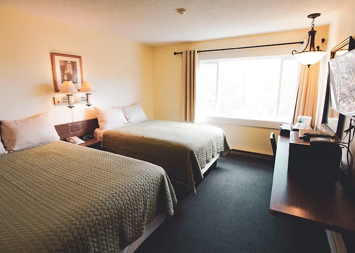 Kings Landing Hotel Homer