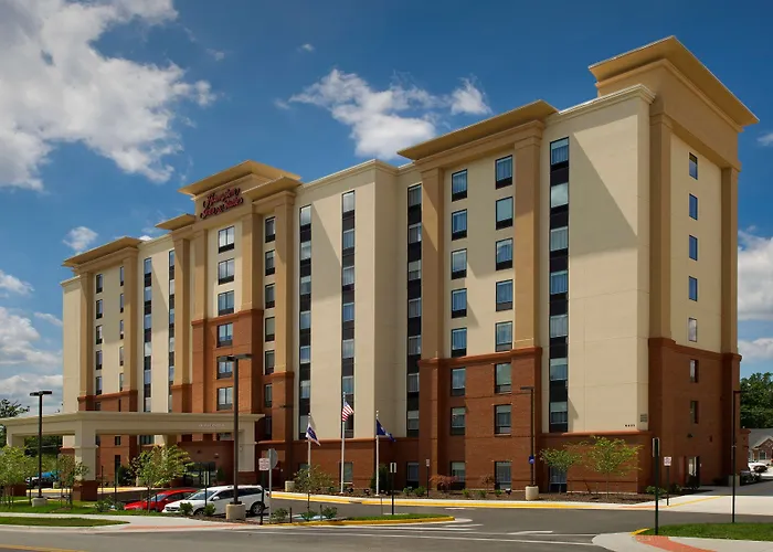 Hampton Inn & Suites Falls Church