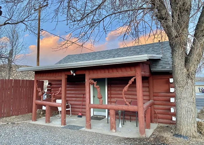 Roundtop Mountain Vista - Cabins And Motel