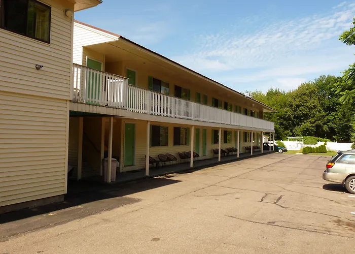 Footbridge North Hotel Wells