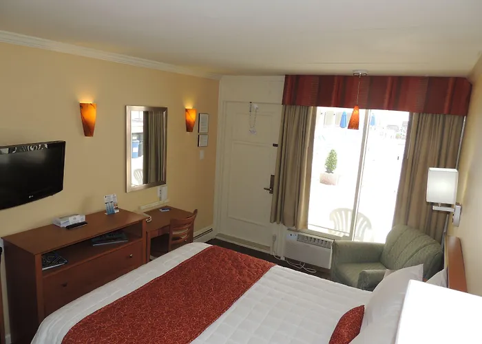 Fleur De Lis Beach Motel