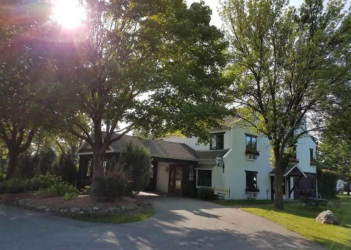 Settlement Courtyard Inn & Lavender Spa