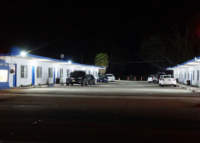 White Caps Motel
