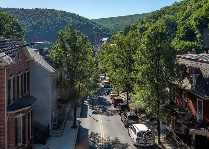 The Dolon House Bed & Breakfast! Jim Thorpe