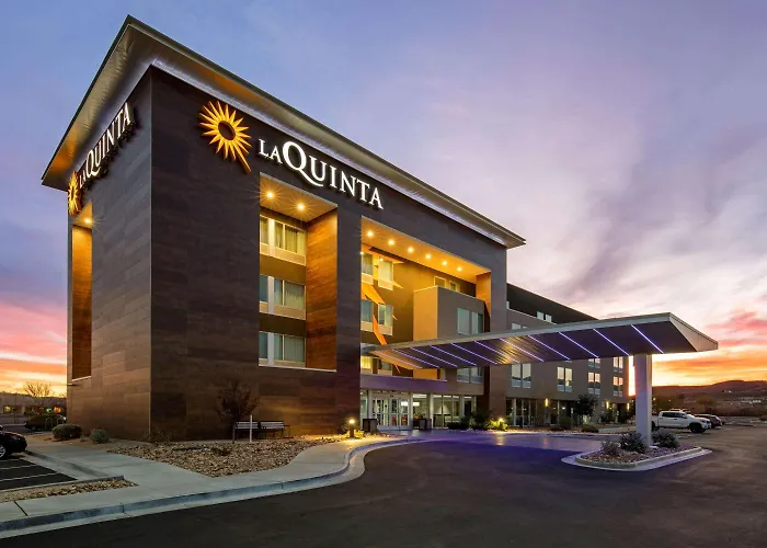 La Quinta By Wyndham Kingman Hotel