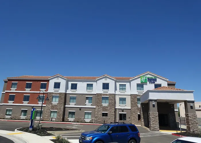 Holiday Inn Express & Suites Brentwood