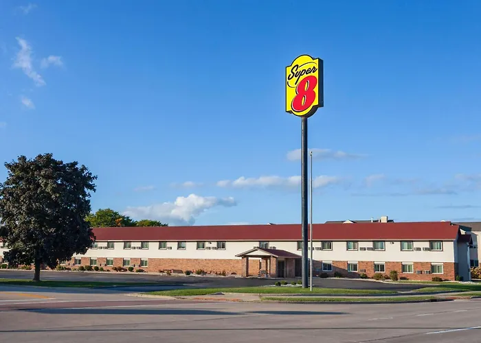 Super 8 By Wyndham Green Bay Near Stadium