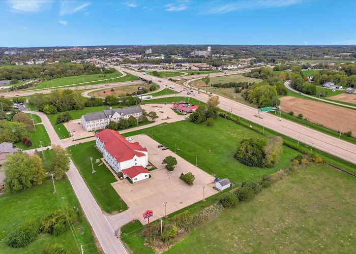 Ramada Limited By Wyndham, Bloomington I-55 & I-74 Il
