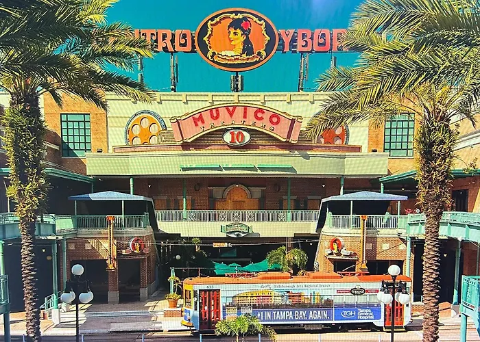 Days Inn & Suites By Wyndham Tampa Fairground-Casino-Ybor