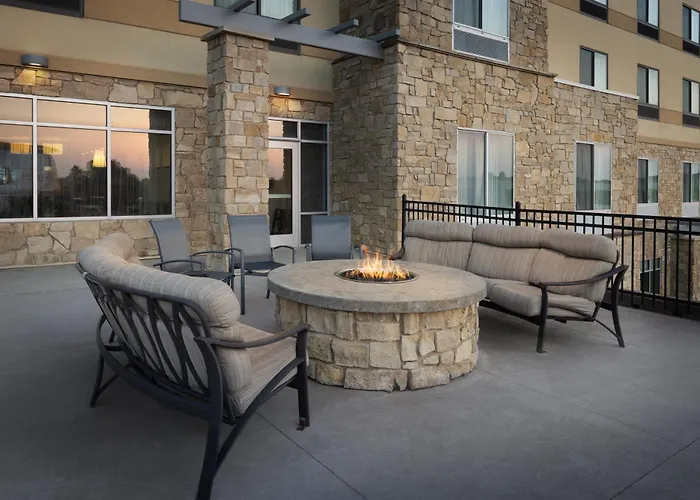 Fairfield Inn & Suites By Marriott Lincoln Southeast