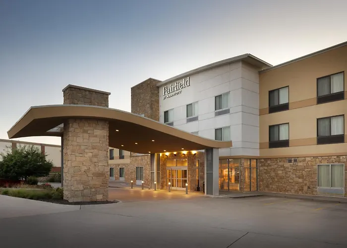 Fairfield Inn & Suites By Marriott Lincoln Southeast