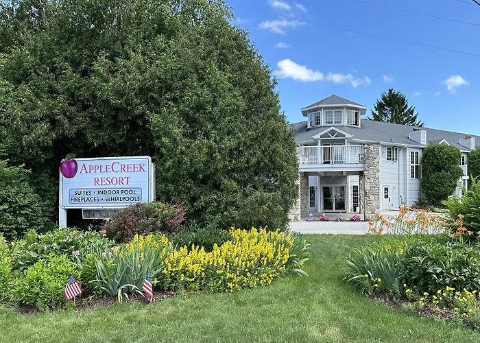 Applecreek Resort-Hotel & Suites Fish Creek