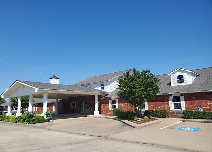 Candlelight Inn & Suites Savanna