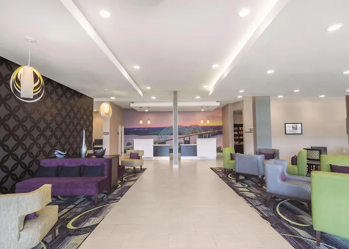 La Quinta By Wyndham Memphis Downtown Hotel