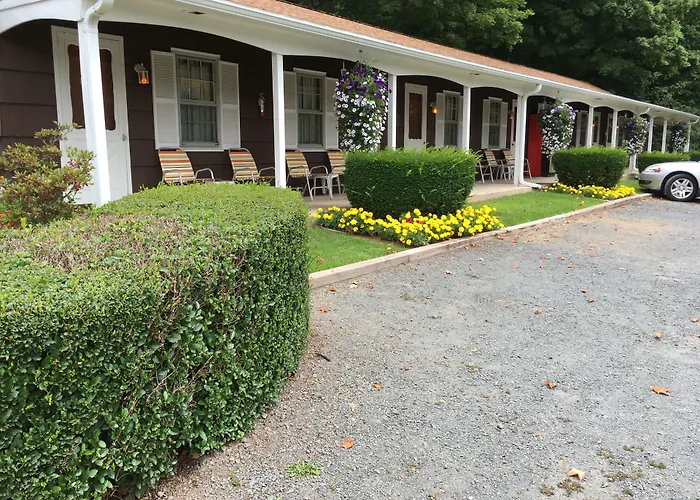 Cave Mountain Motel