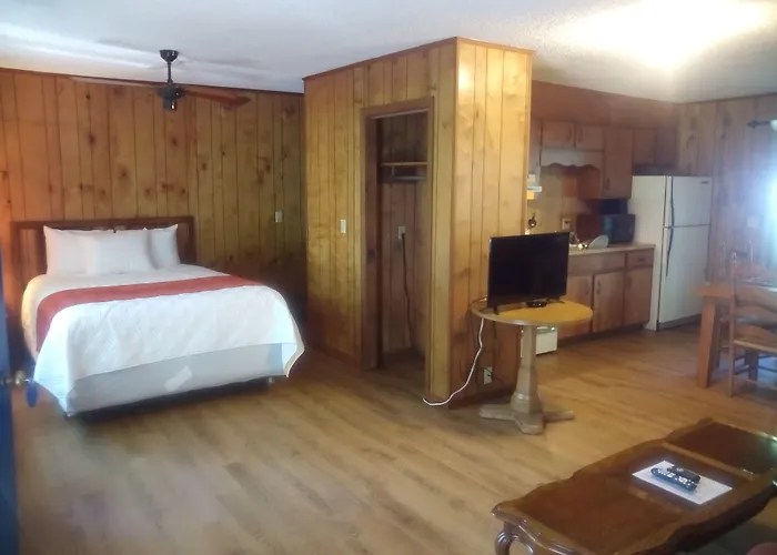 Meadowlark Motel With Restaurant & Bar Maggie Valley