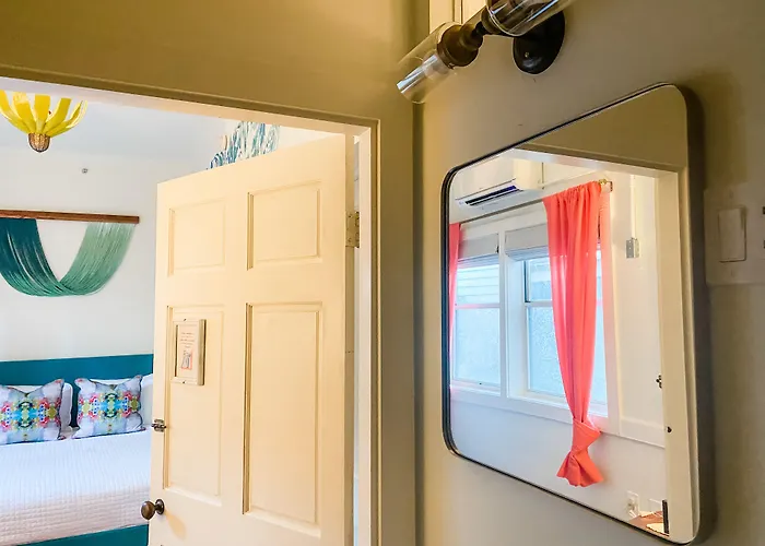 Marreros Guest Mansion - Adult Only Bed & Breakfast Key West
