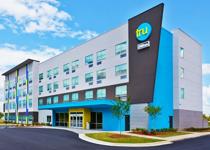 Tru By Hilton Auburn Hotel