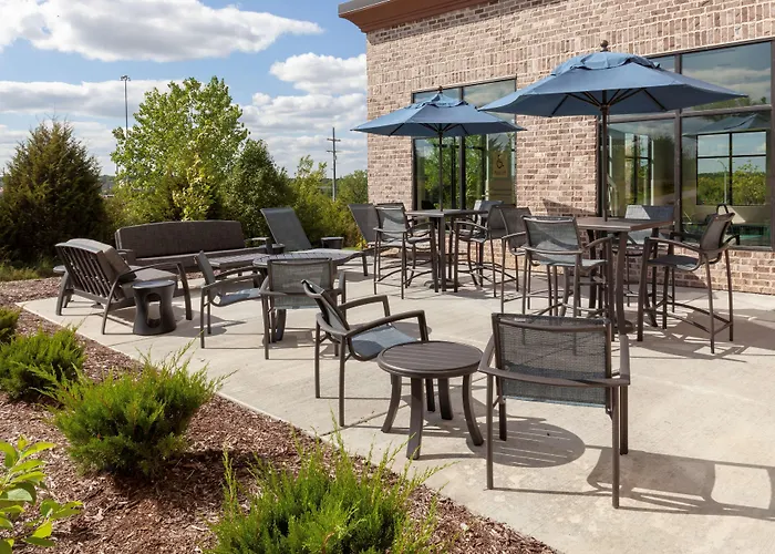 Hampton Inn & Suites Overland Park South