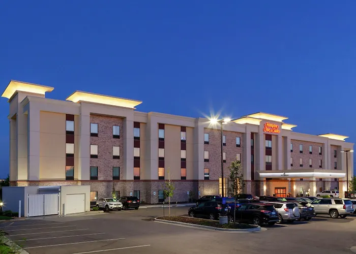 Hampton Inn & Suites Overland Park South